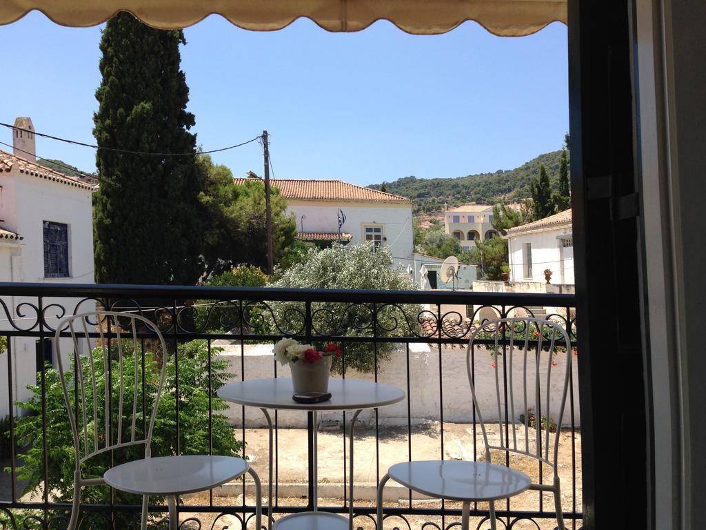Villa Anesis Spetses Town Bagian luar foto