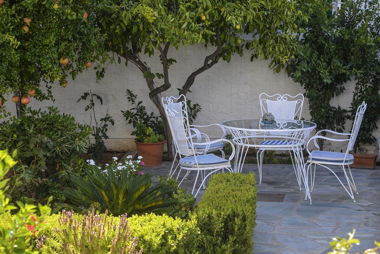 Villa Anesis Spetses Town Bagian luar foto