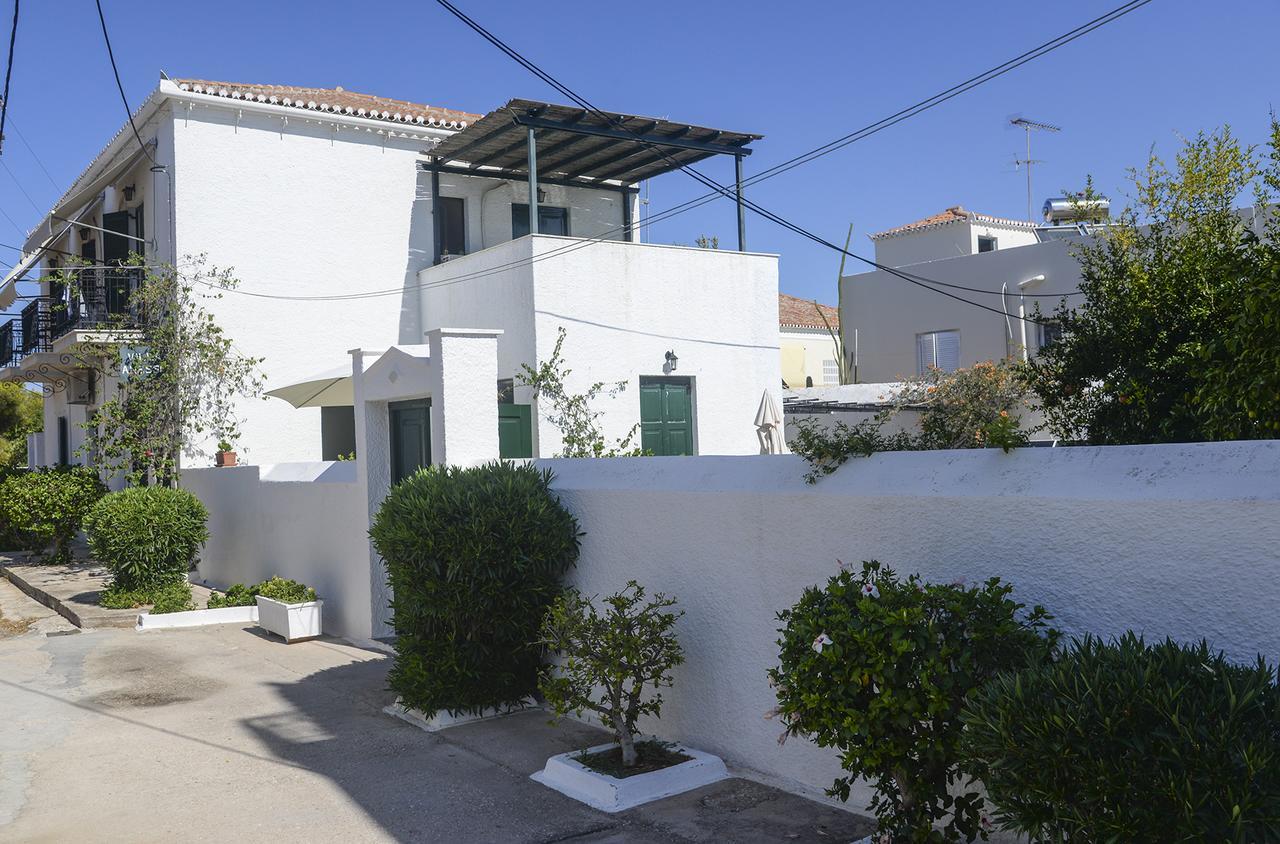 Villa Anesis Spetses Town Bagian luar foto